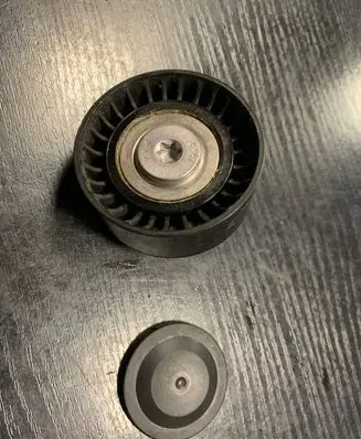BMW 5 F10 F11 Alternator belt tensioner 7649968