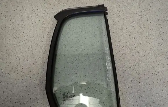 Suzuki Celerio Sliding door window/glass 