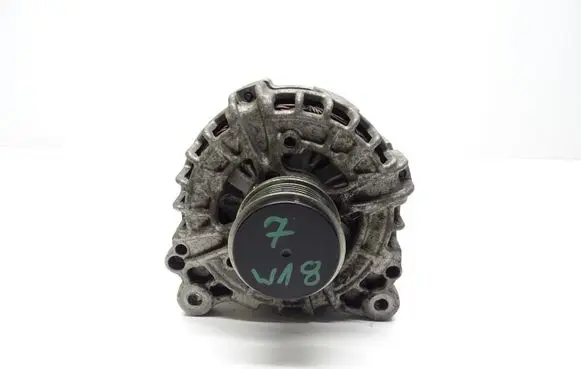 Volkswagen PASSAT B7 Generator/alternator 03L903024F