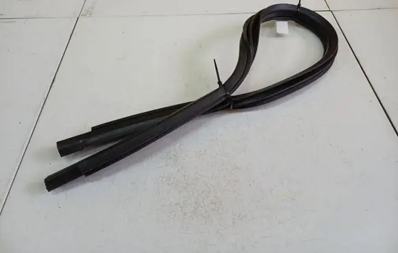 Dodge Caliber Rubber seal rear door 
