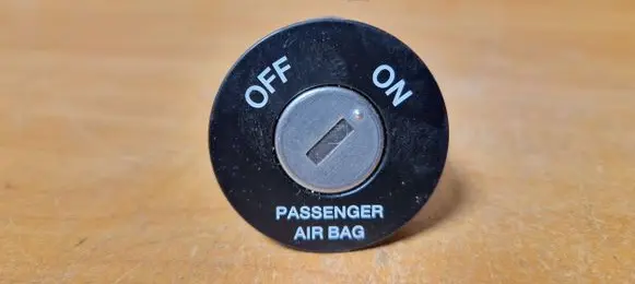 KIA Ceed Passenger airbag on/off switch 378090