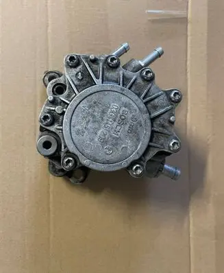 Audi A6 S6 C6 4F Vacuum pump 03G145209C