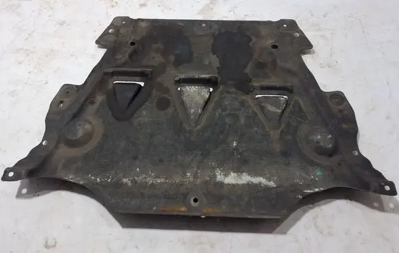 Volvo XC60 Engine splash shield/under tray 31440388
