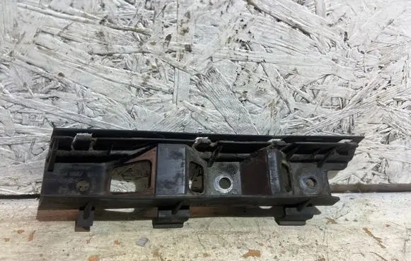 Volkswagen PASSAT B6 Front bumper mounting bracket 3C0807183