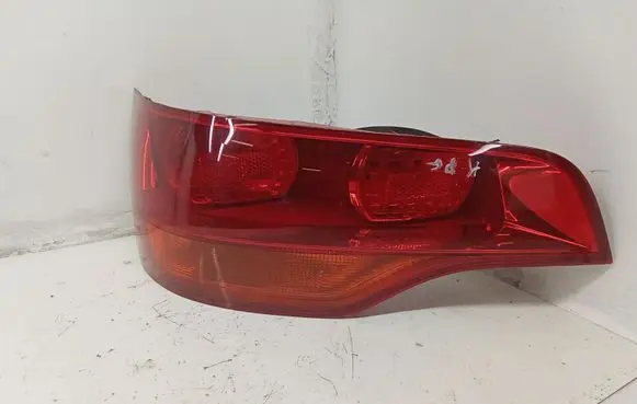 Audi Q7 4L Tailgate rear/tail lights