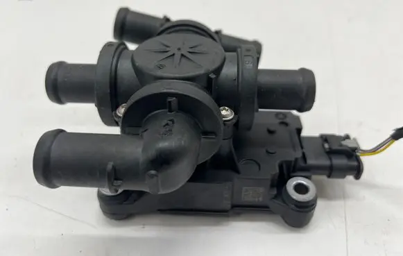 Audi Q8 e-tron Electric auxiliary coolant/water pump 4KE963375R