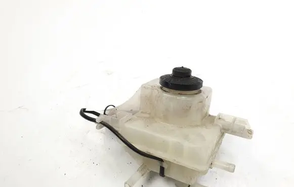 Toyota Prius (XW30) Brake fluid reservoir PŁYNU HAMULCOWEGO