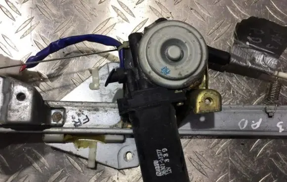 Mazda MX-3 Front door window regulator motor 3630161377 339