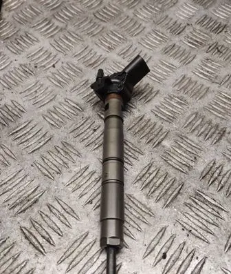 Audi A8 S8 D3 4E Fuel injector 059130277q