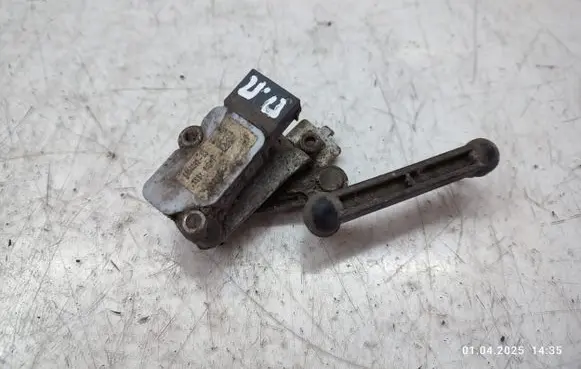 BMW X5 F15 Air suspension front height level sensor 6853747