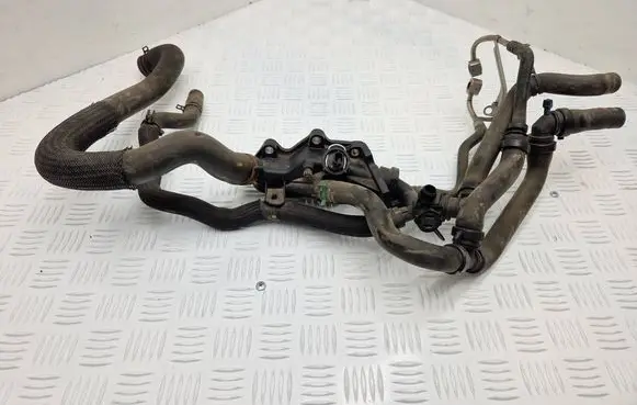Dacia Duster Thermostat/thermostat housing 924109995R 144B39496R