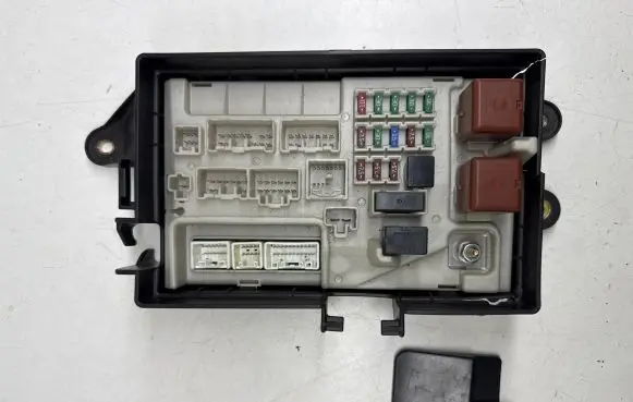 Lexus LS UCF30 Fuse box set 8267050080