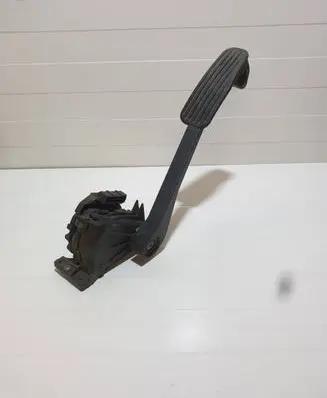 Volvo V70 Accelerator throttle pedal 9496822 00776922