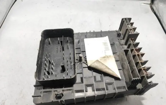 Volkswagen Touran I Fuse module 1K0937820B 1K0937821D 1K0937819E