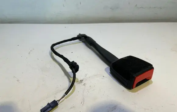 Volkswagen Tiguan Front seatbelt buckle 57185755