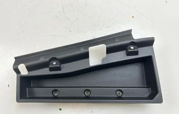 Glove box