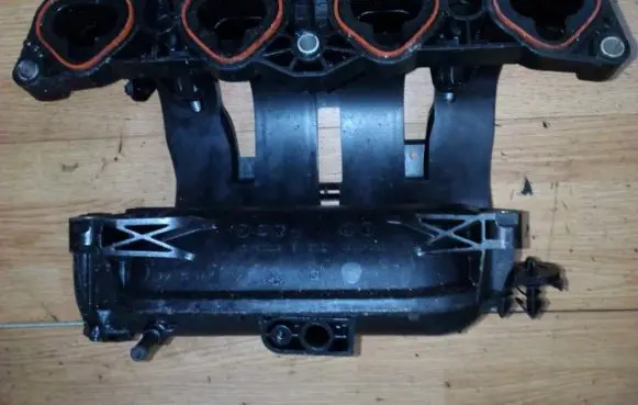 Peugeot 206 Intake manifold 9645400680 M00003A150