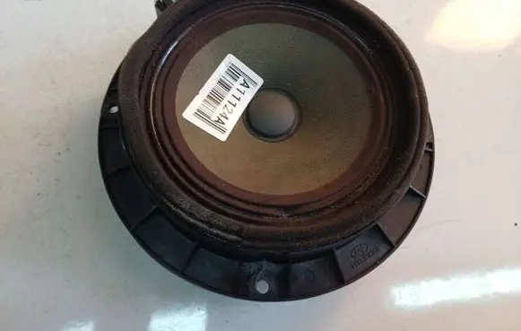 Hyundai i30 Front door speaker 