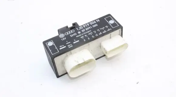 Audi TT Mk1 Coolant fan relay 1J0919506N