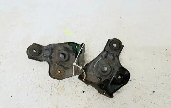 Radiator mount bracket