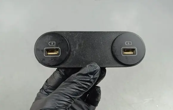 Hyundai Ioniq 5 USB socket connector 