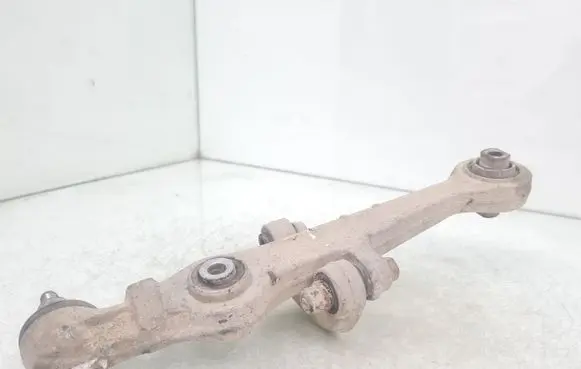 Volkswagen PASSAT B5 Front lower control arm/wishbone