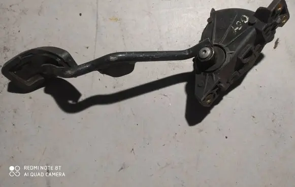 Volkswagen PASSAT B5.5 Accelerator throttle pedal 8D2721523E