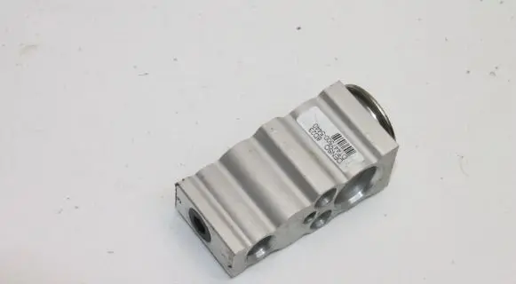 Toyota C-HR I Air conditioning (A/C) expansion valve DT4475005440