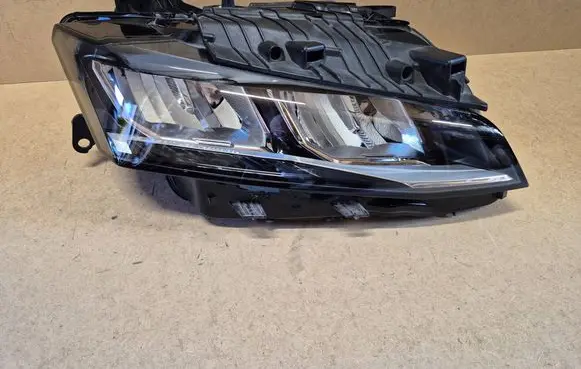 Peugeot 308 Headlight/headlamp 9849116280