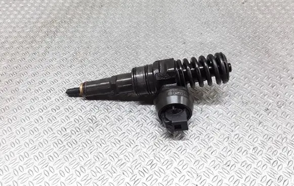 Seat Toledo III (5P) Fuel injector 038130073AG
