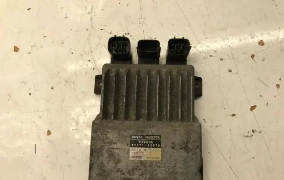 Toyota Avensis T250 Fuel injection control unit/module 8987120070 1310001371