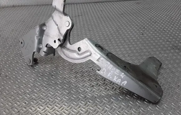 Engine bonnet/hood hinges