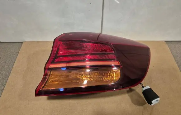 KIA Ceed Rear/tail lights 92402J7100 92402J71