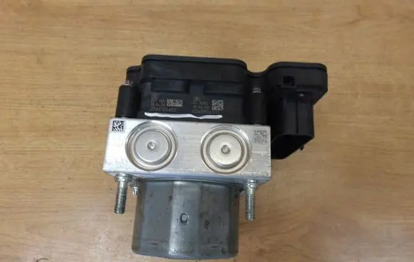 Nissan X-Trail T32 ABS Pump 476604CM4A 0265956531