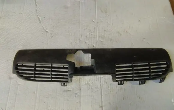 Peugeot 206 Front grill 9628934280