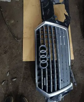 Audi Q7 4M Front bumper