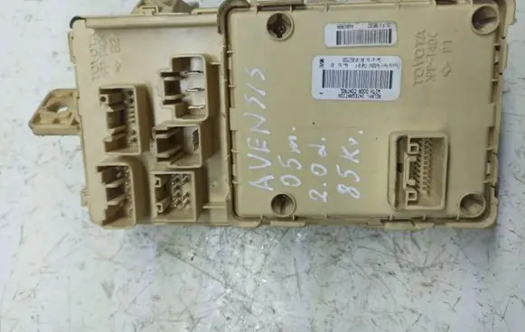 Toyota Avensis T250 Fuse box set 82641CA010F