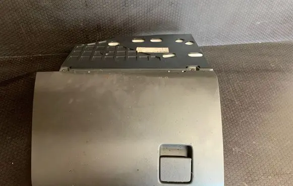 Opel Vectra C Glove box 13151852 460029937