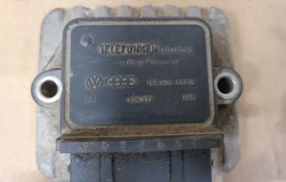 Volkswagen Golf II Ignition amplifier control unit 191905351B