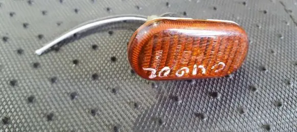 Renault Clio II Front fender indicator light 7700822136