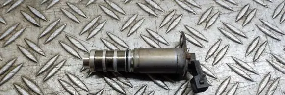 BMW 6 F06 Gran coupe Camshaft vanos timing valve 13151880