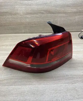 Volkswagen PASSAT B7 Rear/tail lights 3AE945095F LEFTSIDE