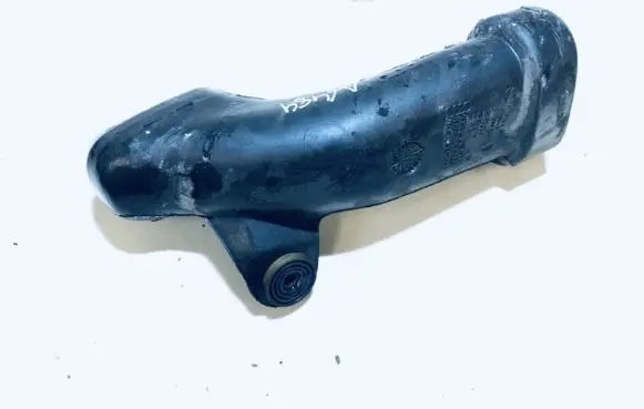 Audi A3 S3 8L Air intake hose/pipe 8l0129604