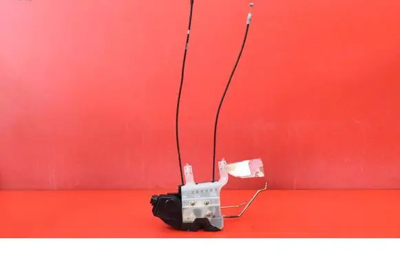 Hyundai Tucson JM Front door lock