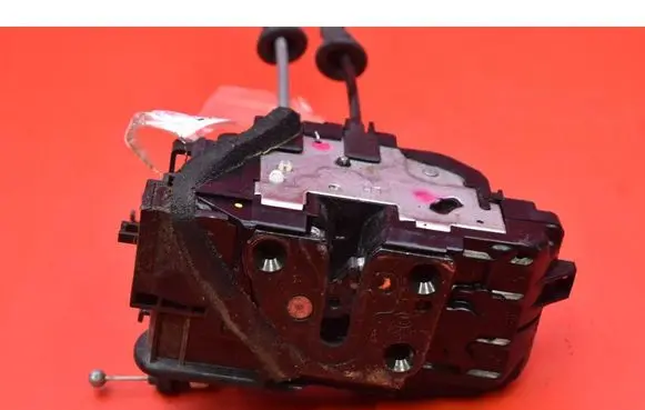 Hyundai Santa Fe Front door lock 81310-2B020