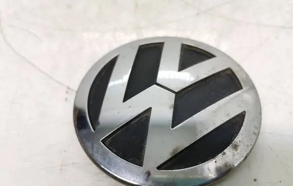 Volkswagen PASSAT B6 Manufacturers badge/model letters 3C9853630b 3c9853630 2k0853630b