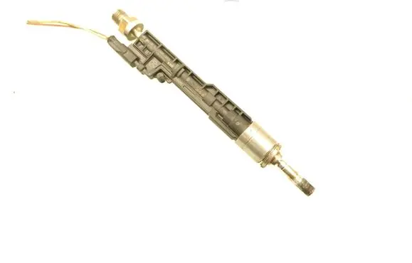 BMW 5 F10 F11 Fuel injector 7597870