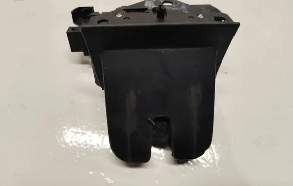 Audi A6 S6 C6 4F Tailgate/trunk/boot lock/catch/latch 8P4827505B