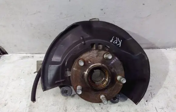 Lexus CT 200H Front wheel hub
