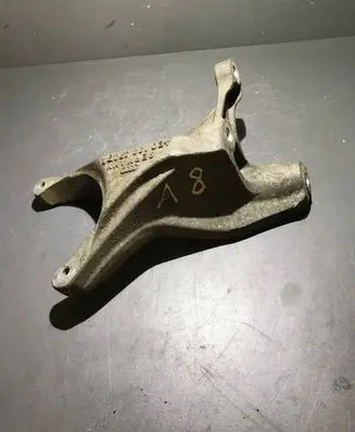 Audi A8 S8 D3 4E Engine mounting bracket 4E0199370BA